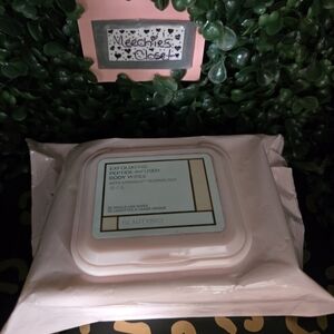 Beautybio Exfoliating Peptide Infused Body Wipes 30 Single Use Wipes